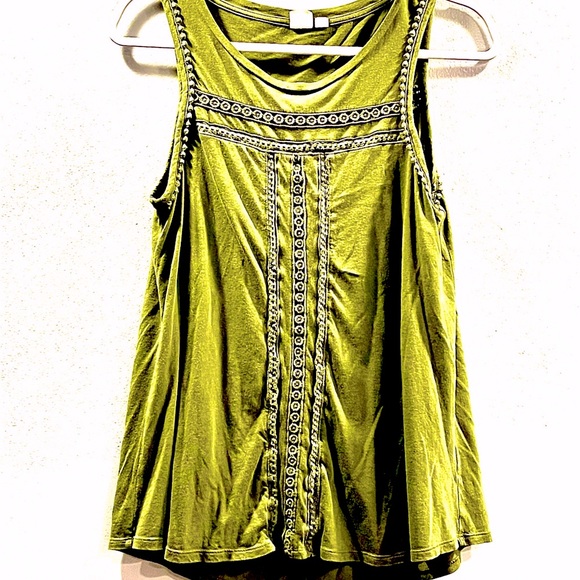 Gap Olive green tank top in Excellent never, worn condition! - Picture 2 of 5